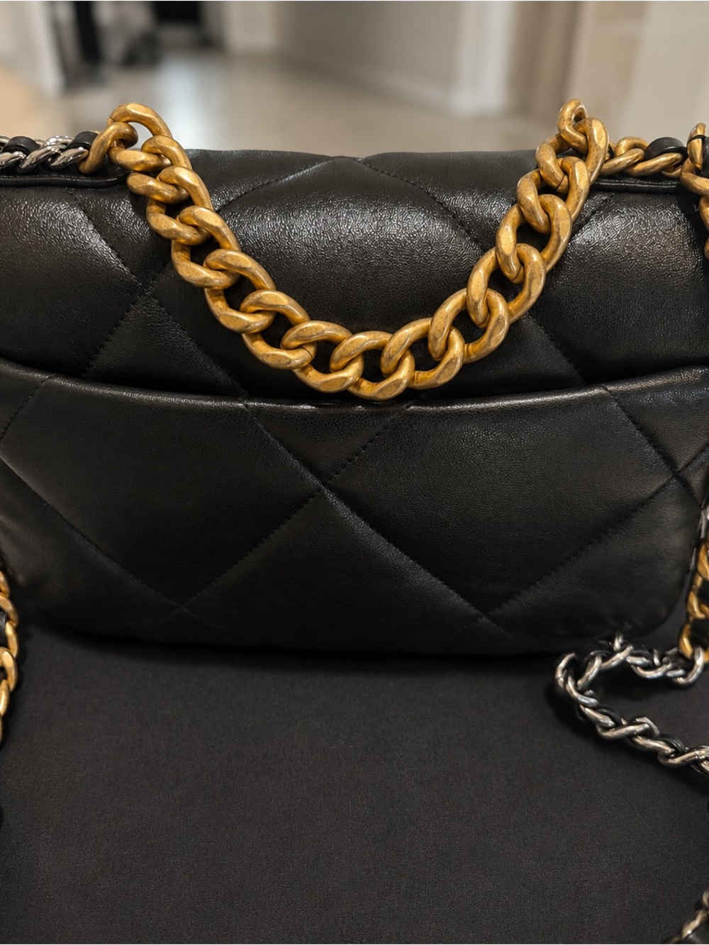CHANEL 19 Medium Flap Bag Black Quilted Lambskin Mixed Hardware Excellent Condit - Picture 7 of 13